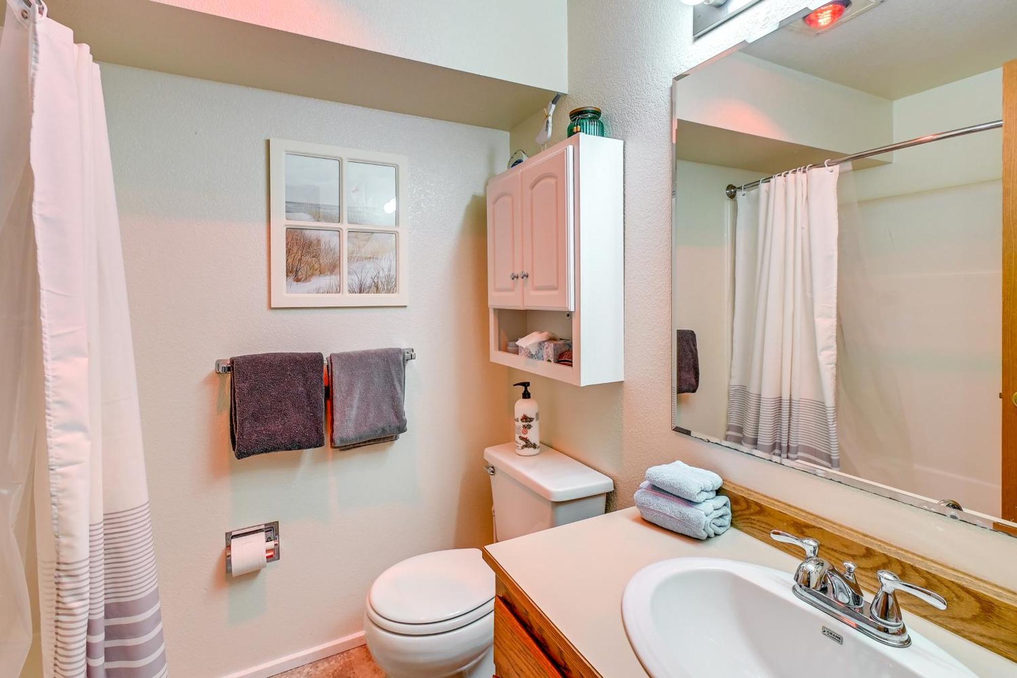 Ocean Shores Condo With Balcony Less Than 1 Mi To Beach! エクステリア 写真