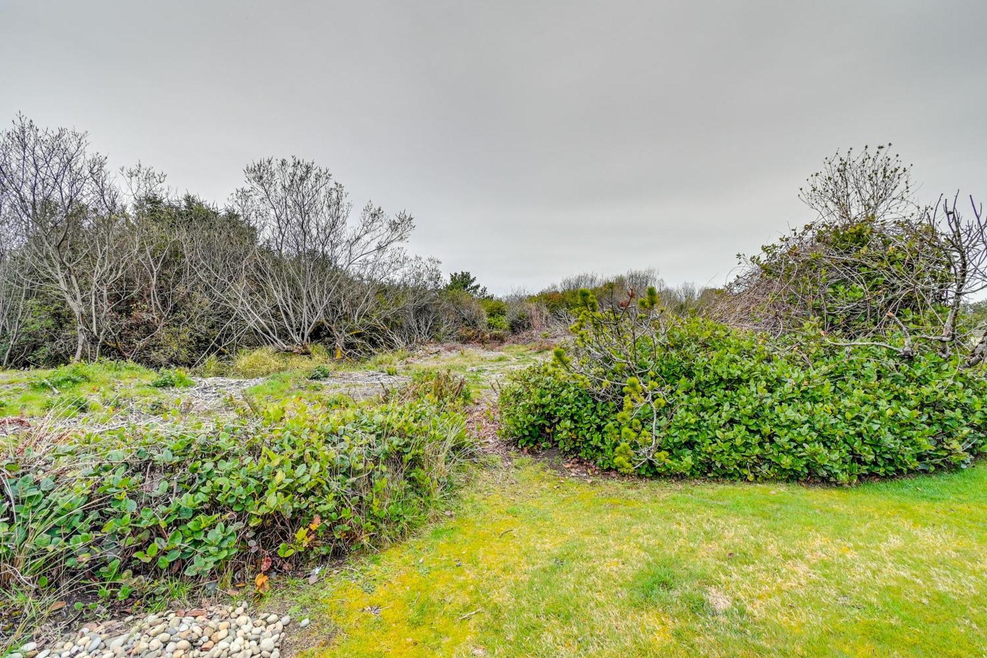 Ocean Shores Condo With Balcony Less Than 1 Mi To Beach! エクステリア 写真